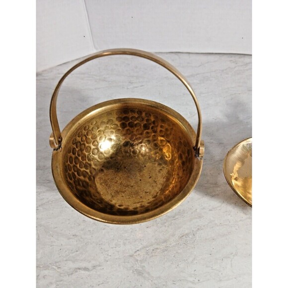 2 Brass Minature Flower Baskets with Folding Handles. - Picture 2 of 7